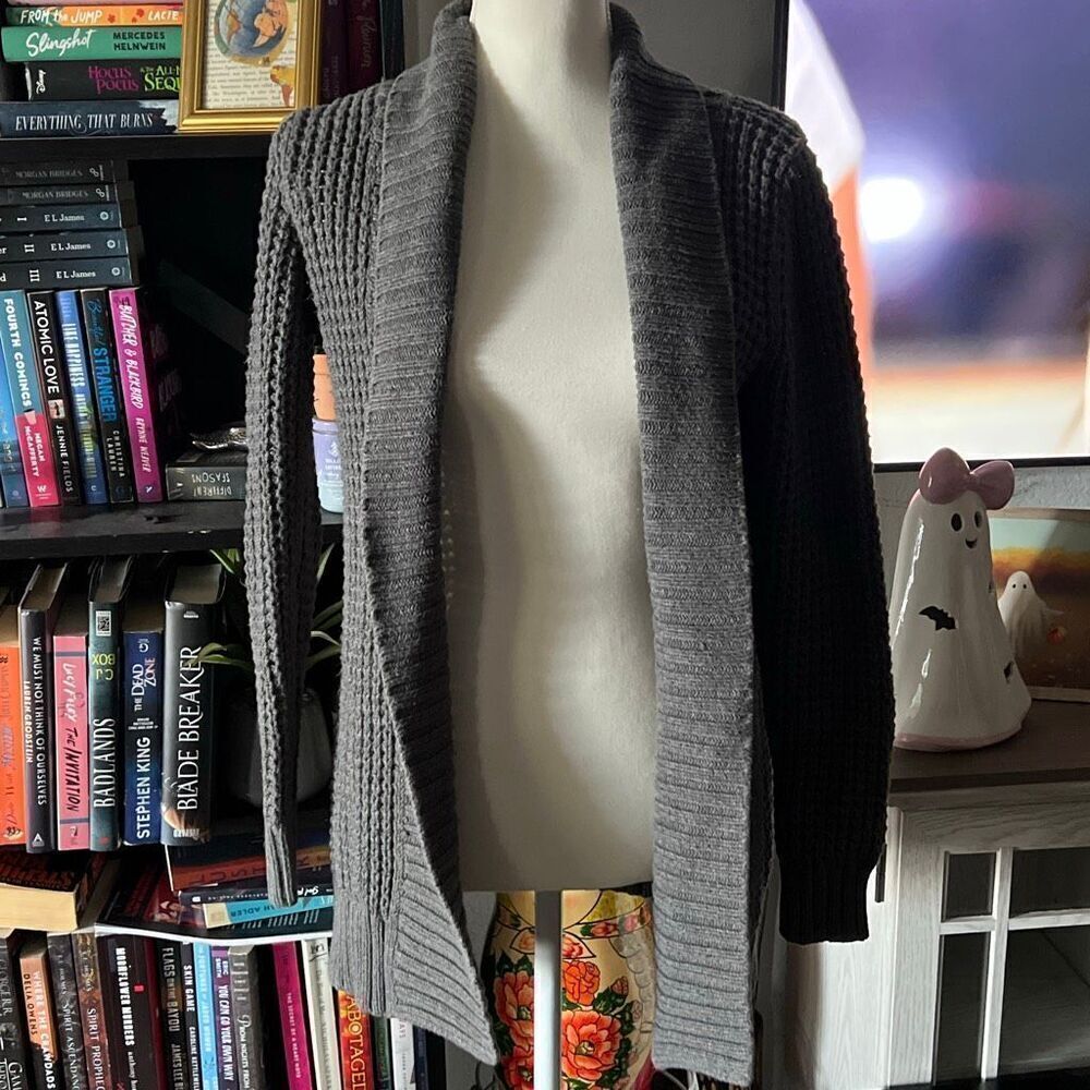 Old Navy Size XS Gray Knitted Sweater cardigan